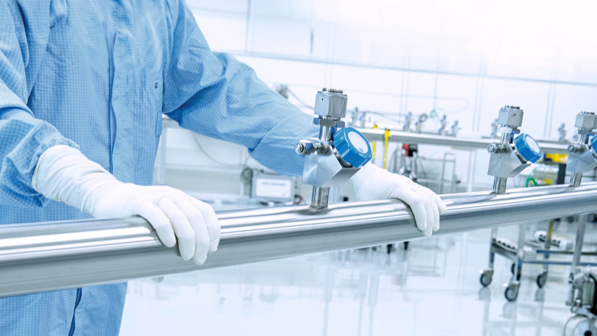 Cleanroom Production: Boost Semiconductor Reliability – Contact Us Today