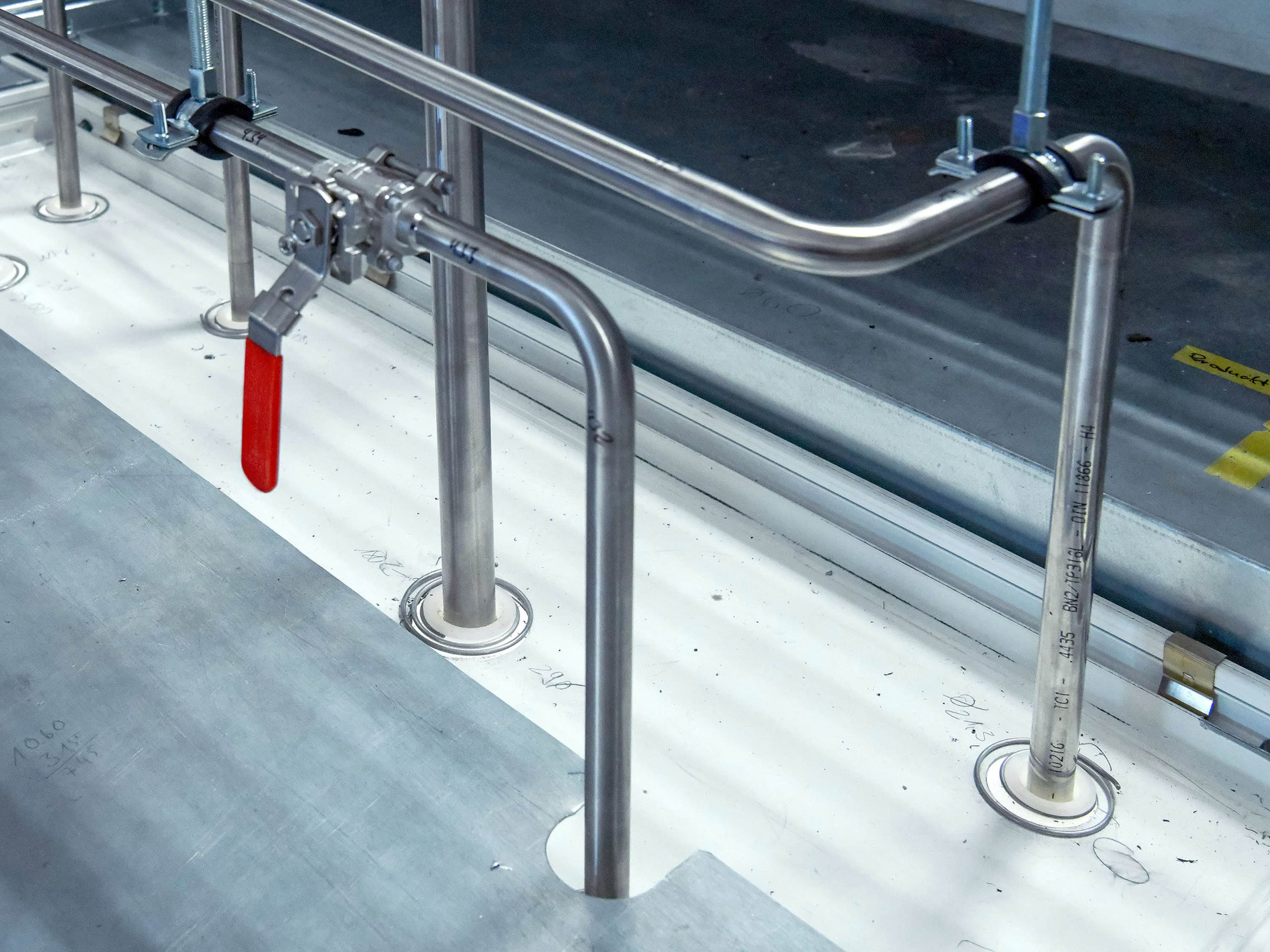 Cleanshut used as a ceiling feed-through; the following tubing can be seen